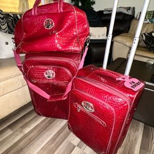 Kathy Van Zeeland 3 piece luggage